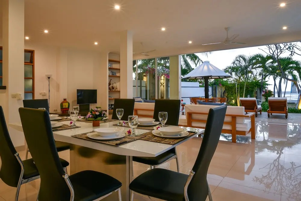 Villa Lovina Beach 2