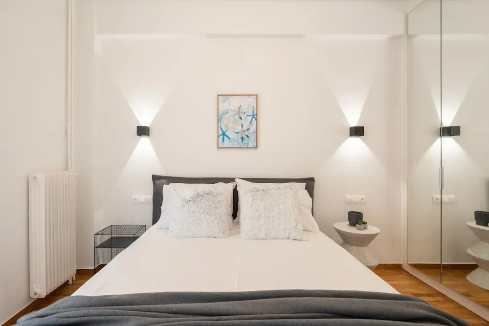 LIV - Premium Pagrati Apartment With View