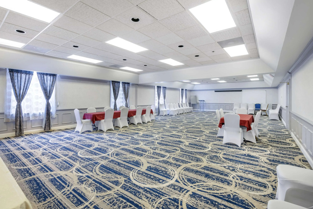 Best Western Spring Hill Inn & Suites