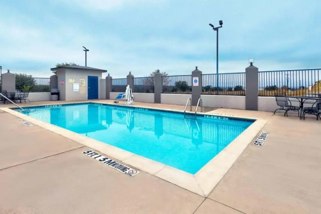 Motel 6-Marble Falls, TX