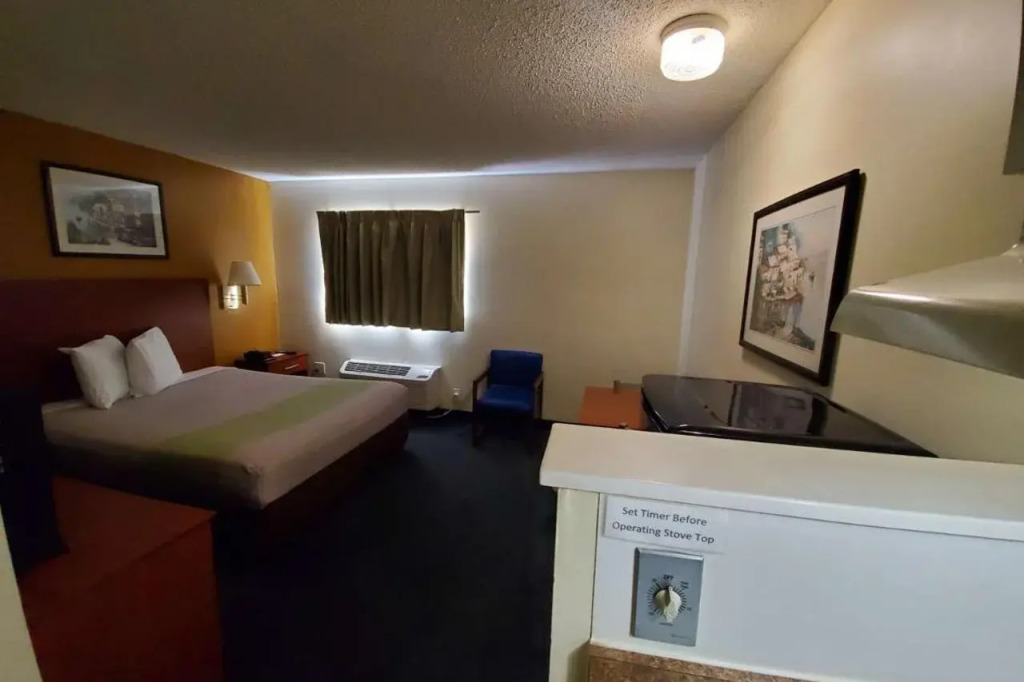 Studio 6 Extended Stay - Richmond, VA - I-64 West