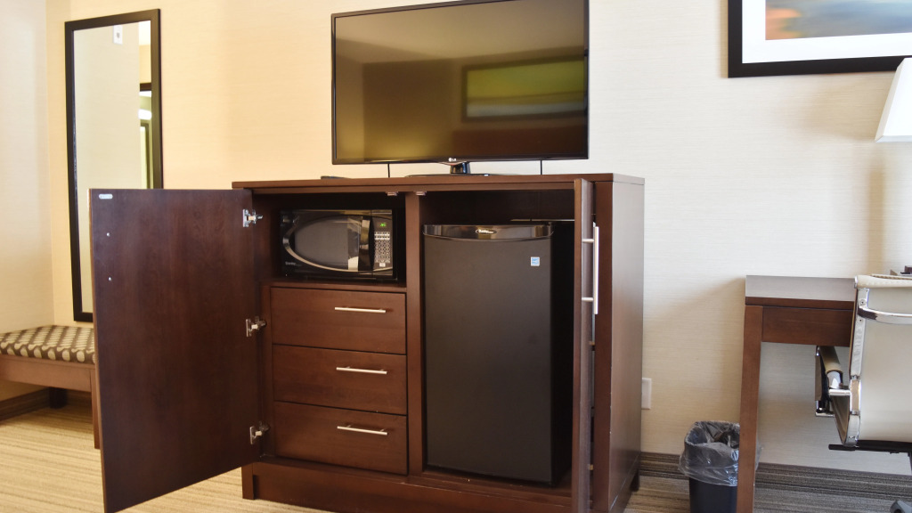 Holiday Inn Express Golden-Kicking Horse by IHG
