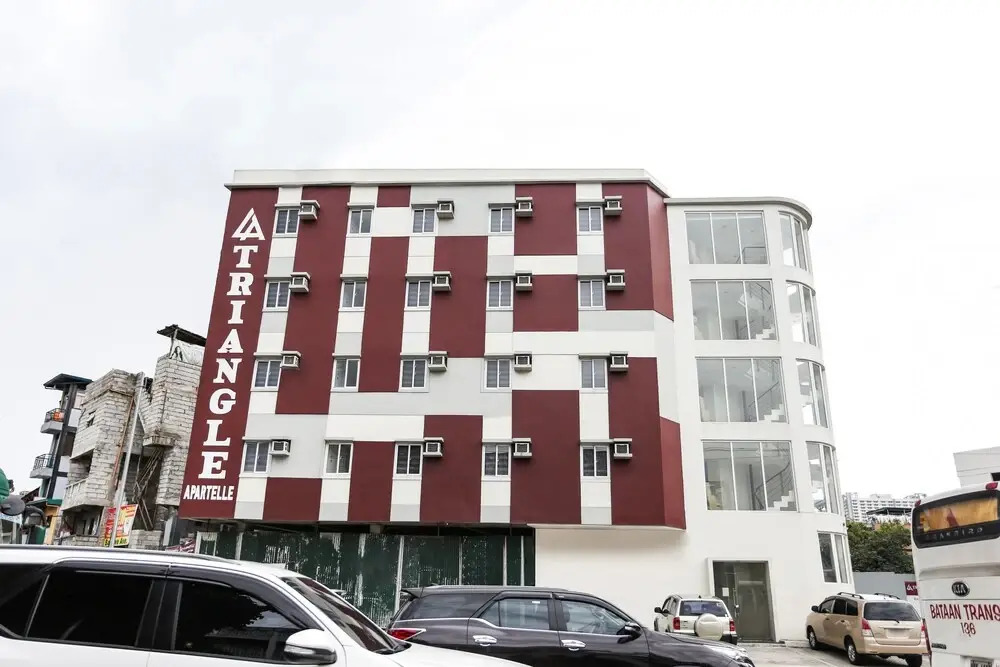 OYO 393 Triangle Apartelle