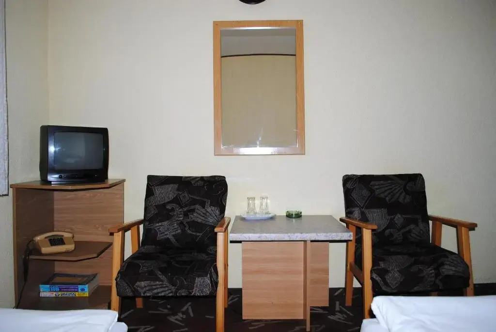 Hotel West