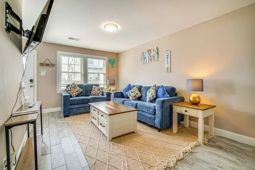 Bright Brigantine Townhome: Steps to Beach Access!