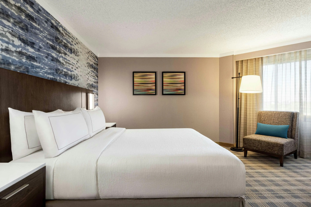 Embassy Suites by Hilton Kansas City Overland Park