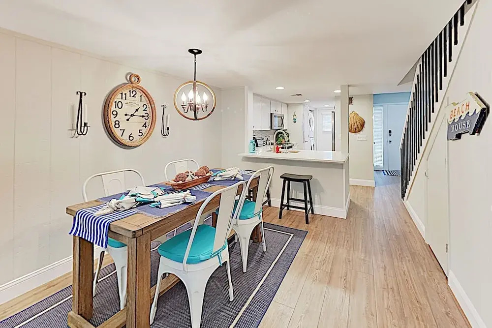 New Listing! Updated W/ Pool - Walk To Beach 3 Bedroom Condo