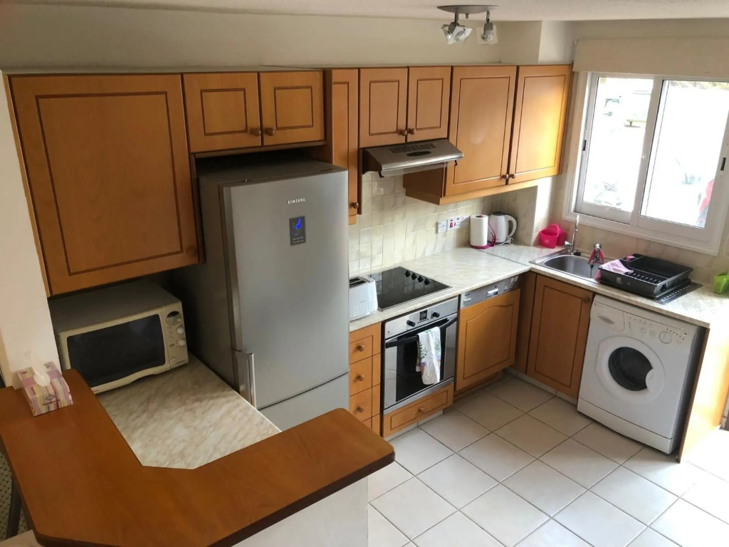 Regina Gardens - Spacious 3 bed, 2 bath maisonette