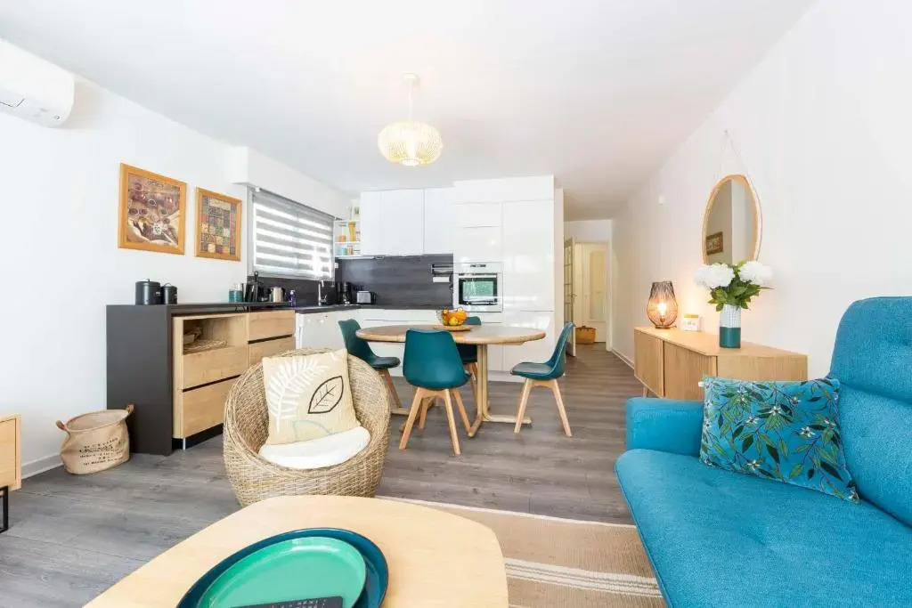 BNB RENTING 2 bedrooms near the beach 300 meters