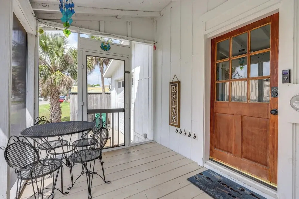 St. Marys Chic: Porch Living & Total Walkability!