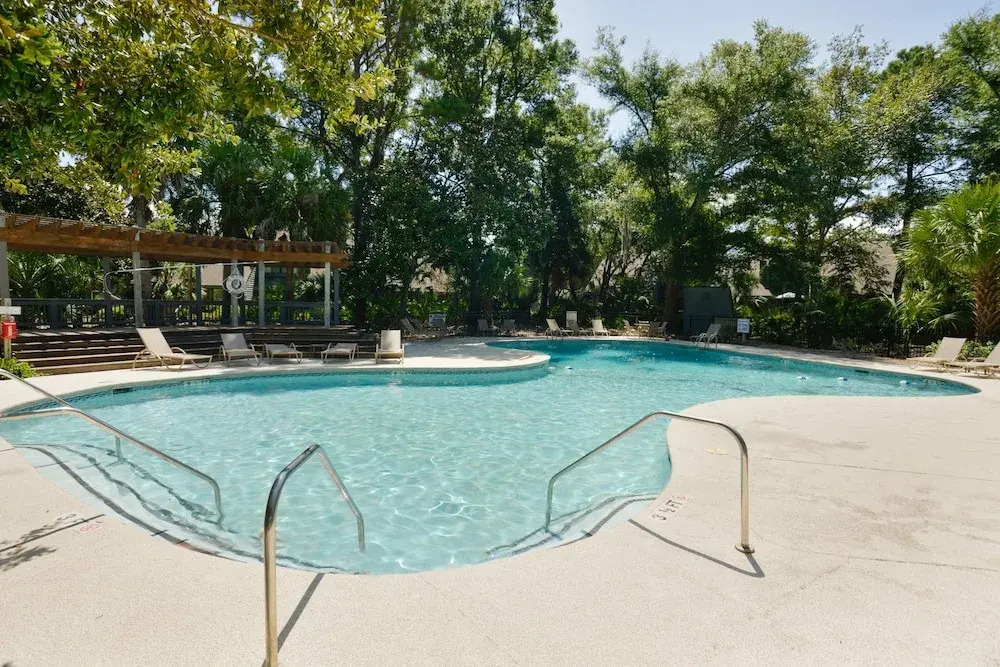 New Listing! Golf & Beach : 5 Pools & Tennis 2 Bedroom Condo