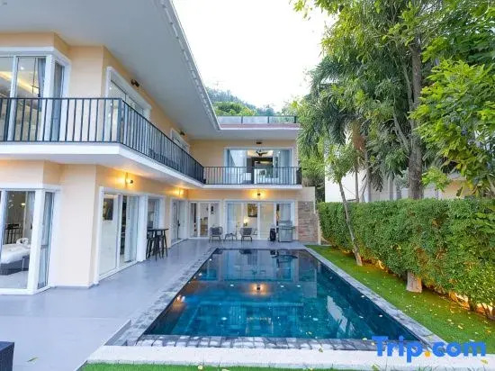 *Ocean View 4BR w/ Private Pool & Rooftop V179