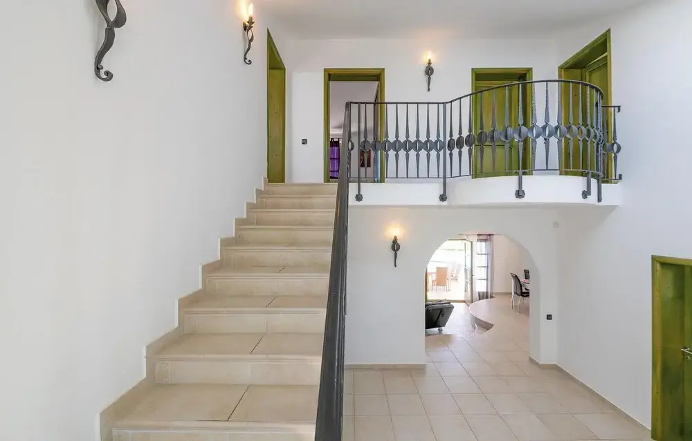 Beautiful Home in Valtura With Wifi and 5 Bedrooms