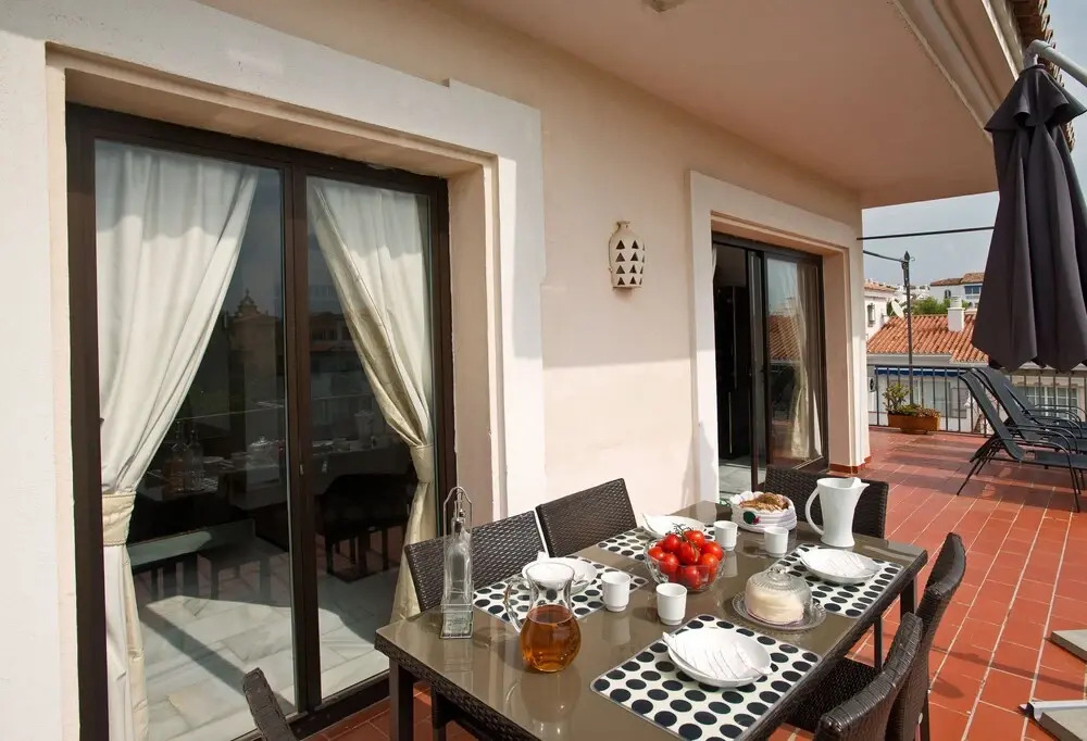 Beachfront Penthouse, Sea/mountain Views, 3 Balconies, Puerto Banus, Marbella