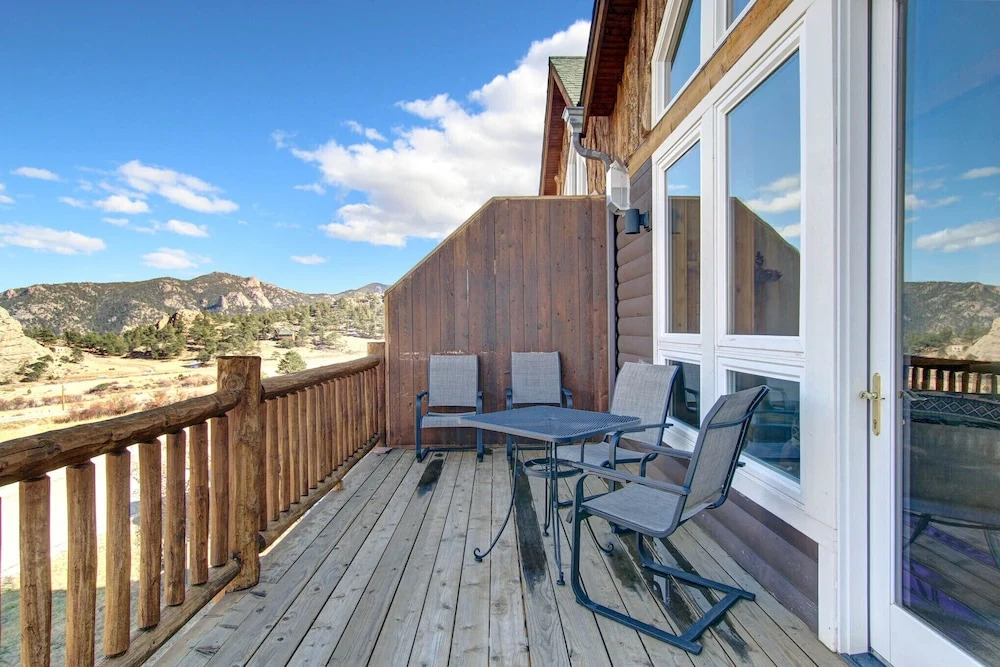 Nisa Mountain 36 2 Bedroom Condo by RedAwning