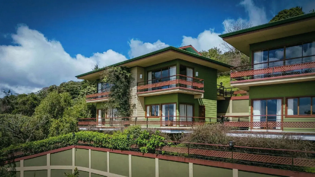 Ficus Sunset Suites