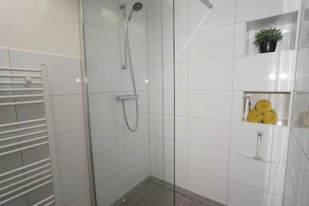 Populier 5 Modern bungalow - for the use of the sauna, additional costs are applicable - near the beach - not for companies