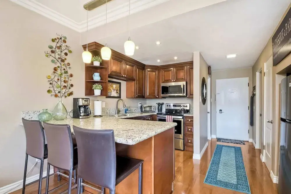 Southern Exposure w/ Private Balcony