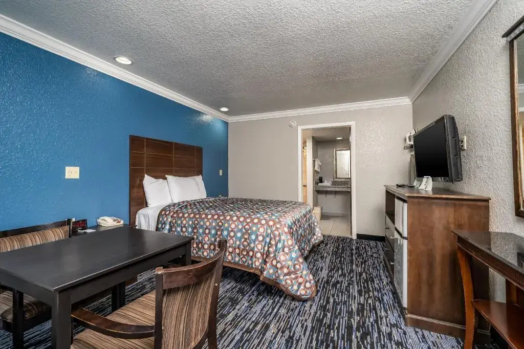 GatorTown Inn