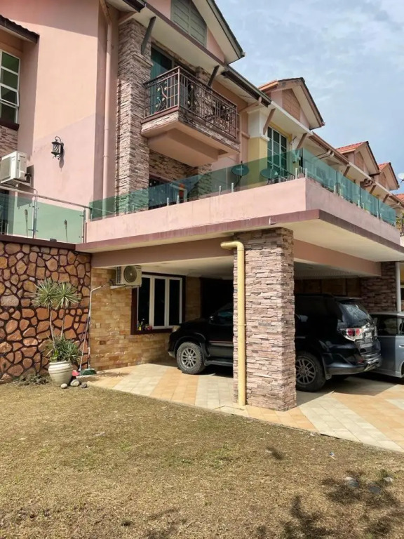 Homestay D Sepangar Hills