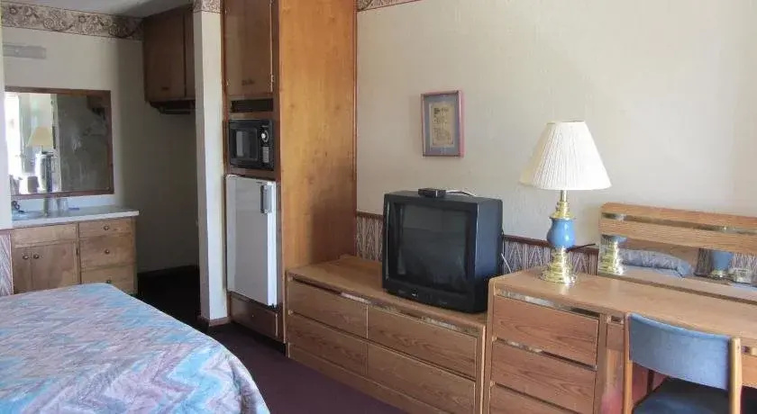 Warrick Plaza Inn