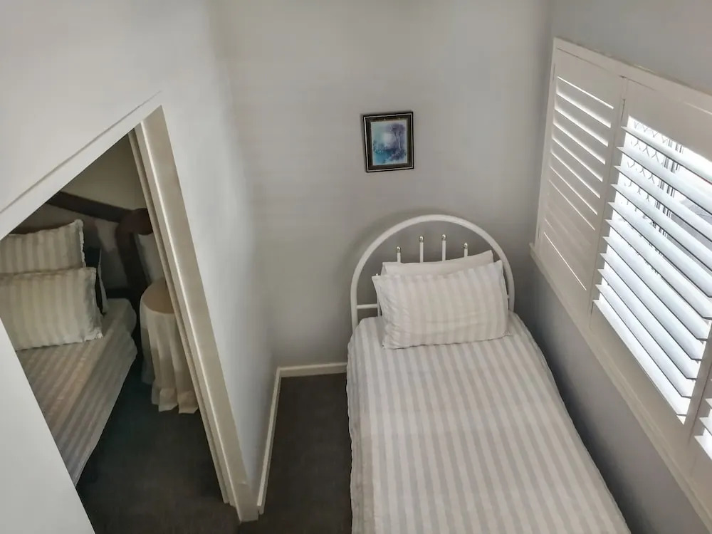 Airport B&B