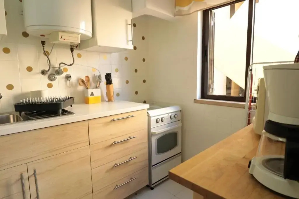 LovelyStay - Cozy 1BR Flat in Alvor with AC and Balcony