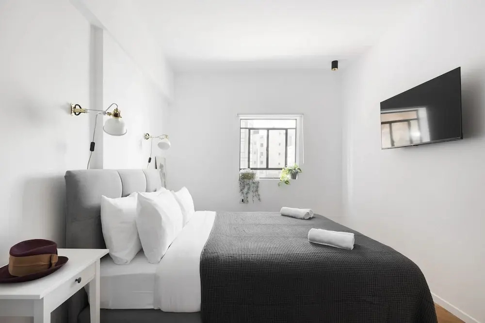 Spacious & Modern 3BD Apartment 2-min From Beach