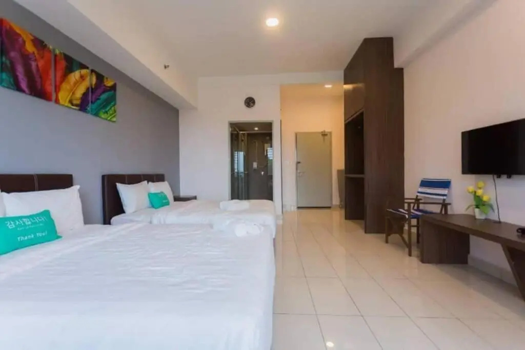 Aeropod [5B]/Near Airport / 2 Queen Bed/ Netflix/Free Parking