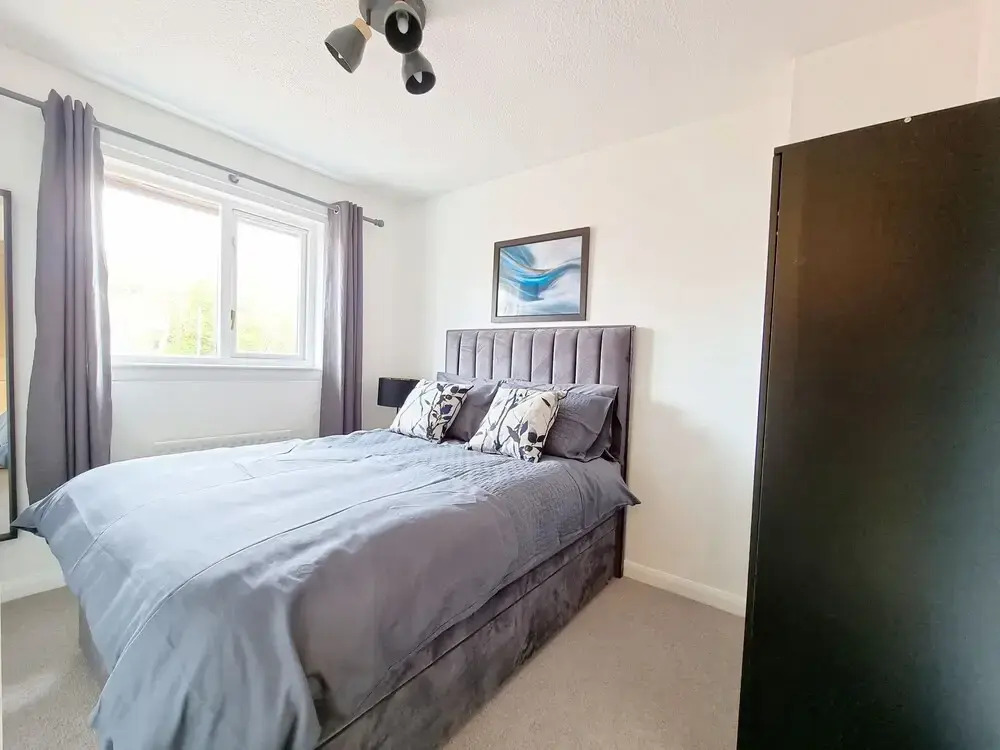 Spacious Family Home In Glasgow