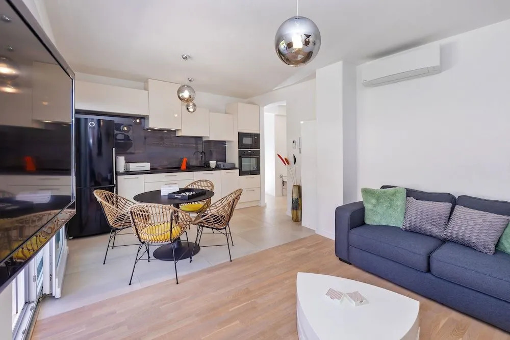 Apartment Life Plus