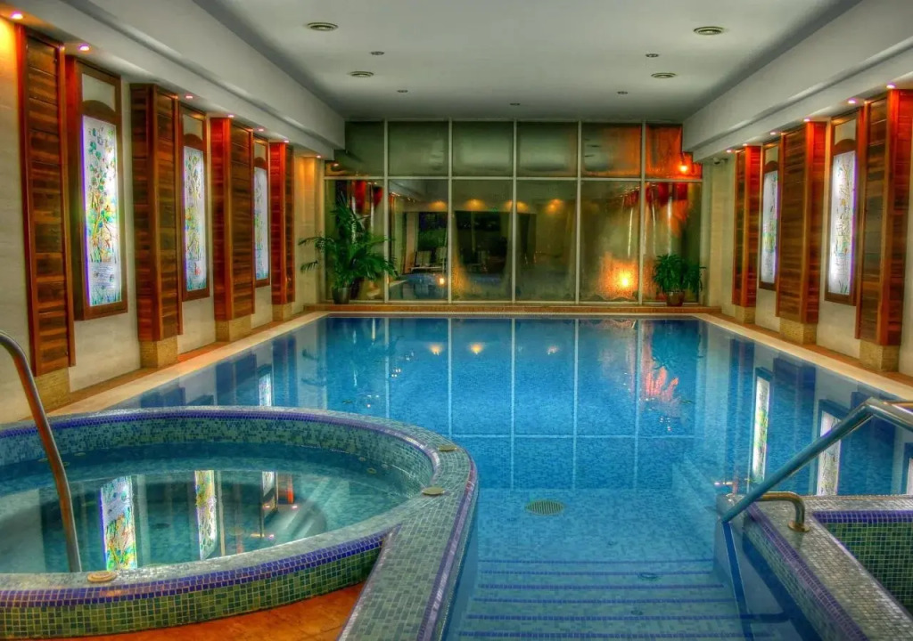 Lions Garden Hotel