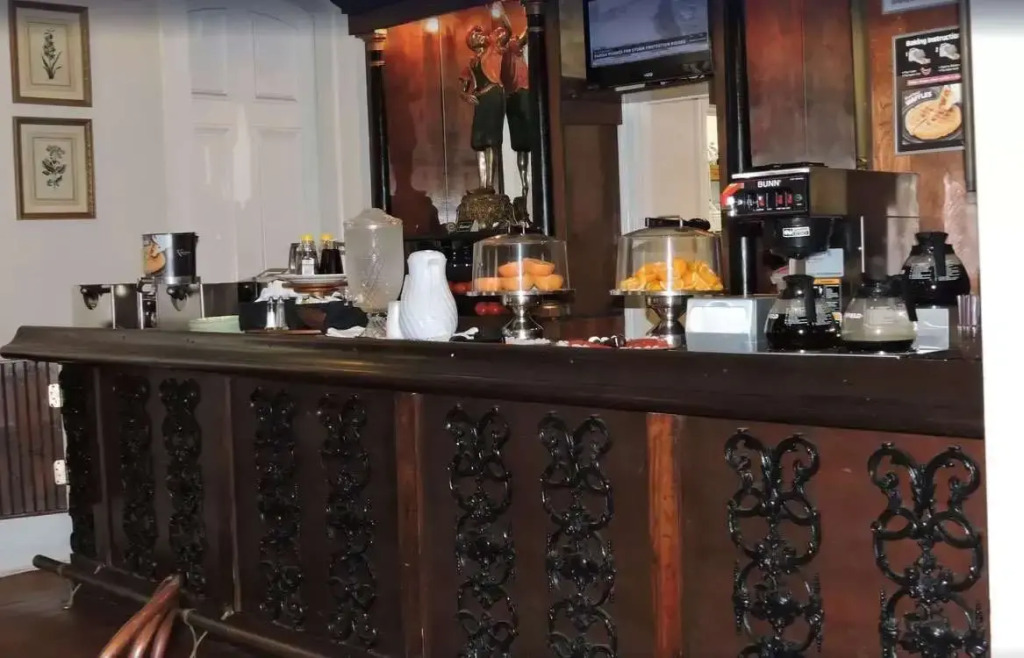 New Orleans Courtyard Hotel by the French Quarter