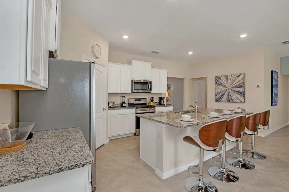 Lake View Home, Lavish Home With Big Pool Area, CDC Standards #7st556