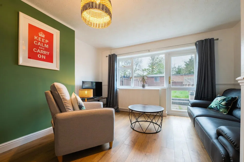 Popular Contractor 2-bed House in Lincoln