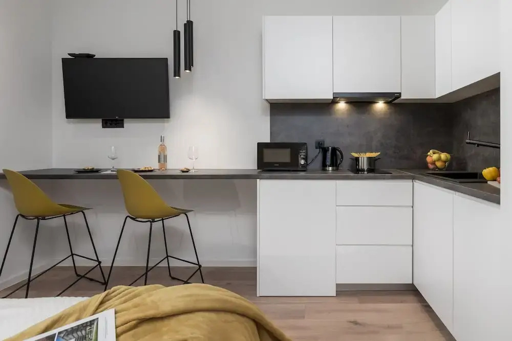 Deluxe Apartments & Rooms "In the Center"