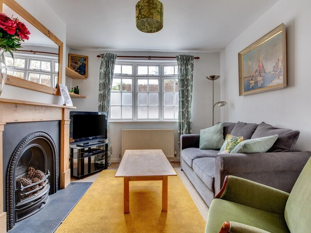 Light and Spacious Cottage, Located in the Pleasant Centre of Brighton