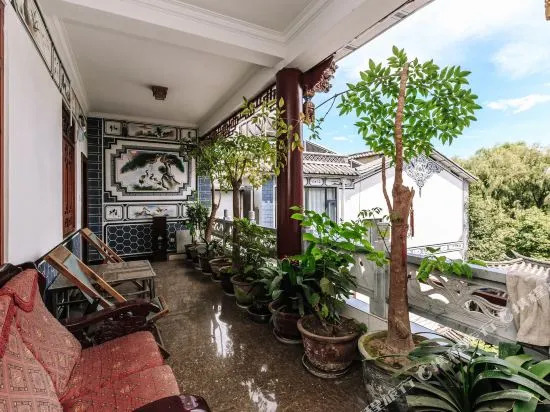 The Ming Yue Lou Hotel OF Dali