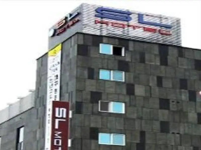 Simple Life Hotel