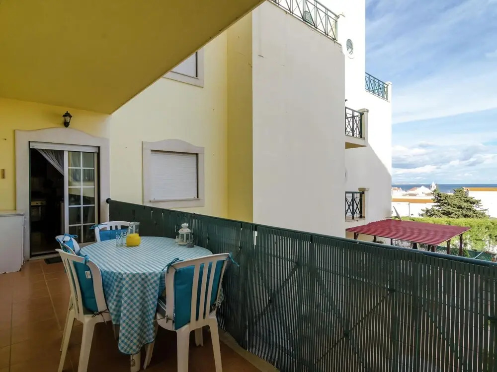 Apartment in Lagos Near the Beach