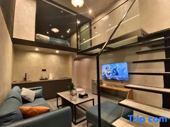 Zhuhai Low-key LOFT Suite Apartment (Huafa Shangdu Haiyin Youyicheng Branch)