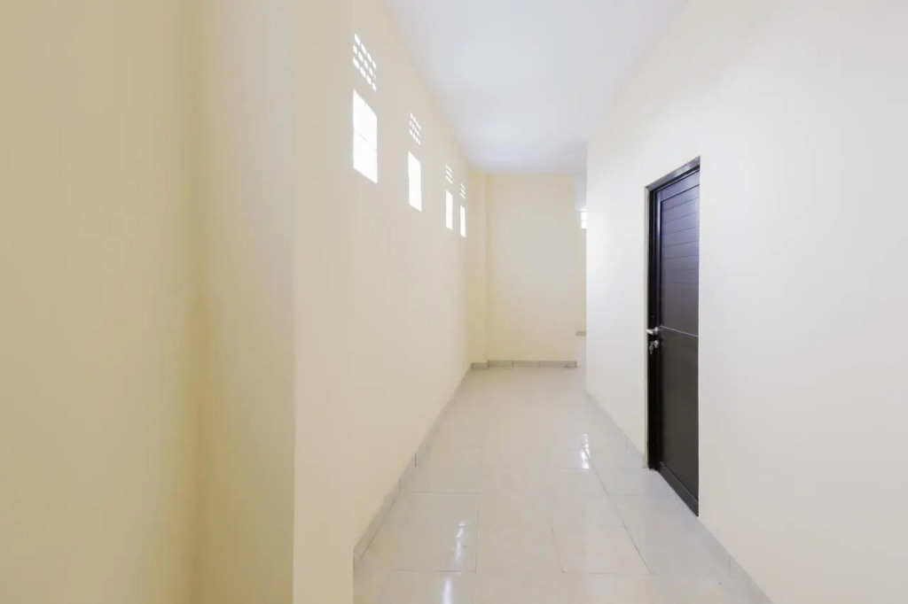 OYO 779 Mn One Residence Syariah Near ITC Cempaka Mas Near Kalbe Farma