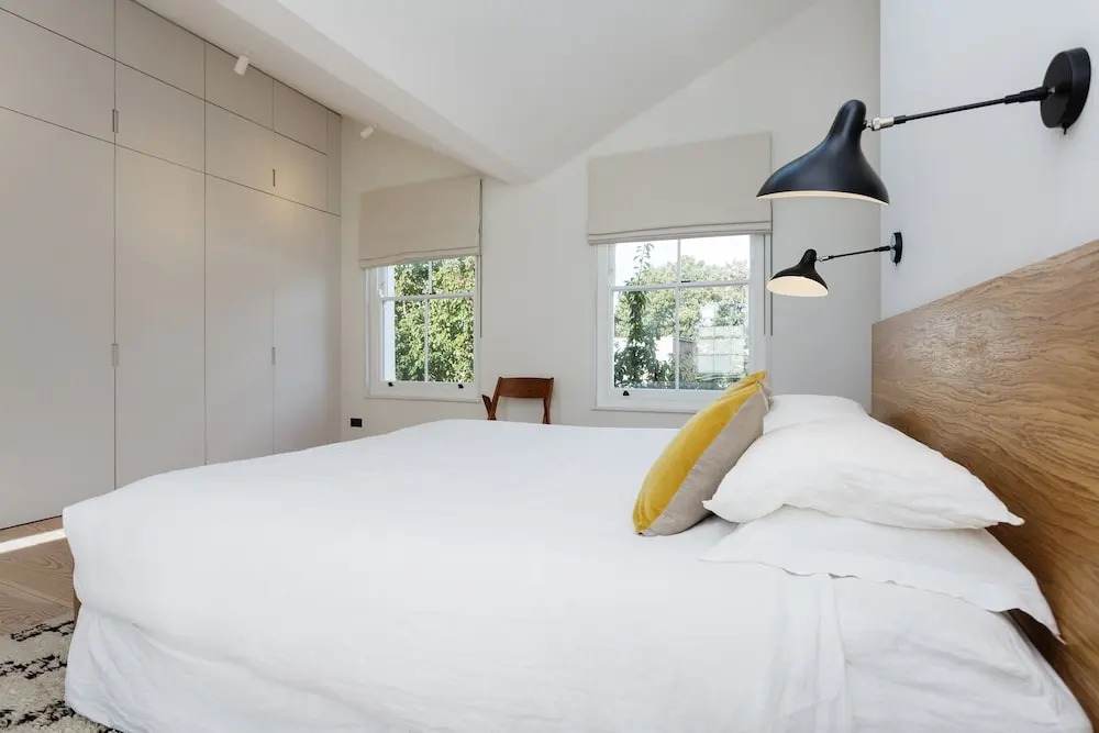 Veeve - Canonbury Charm