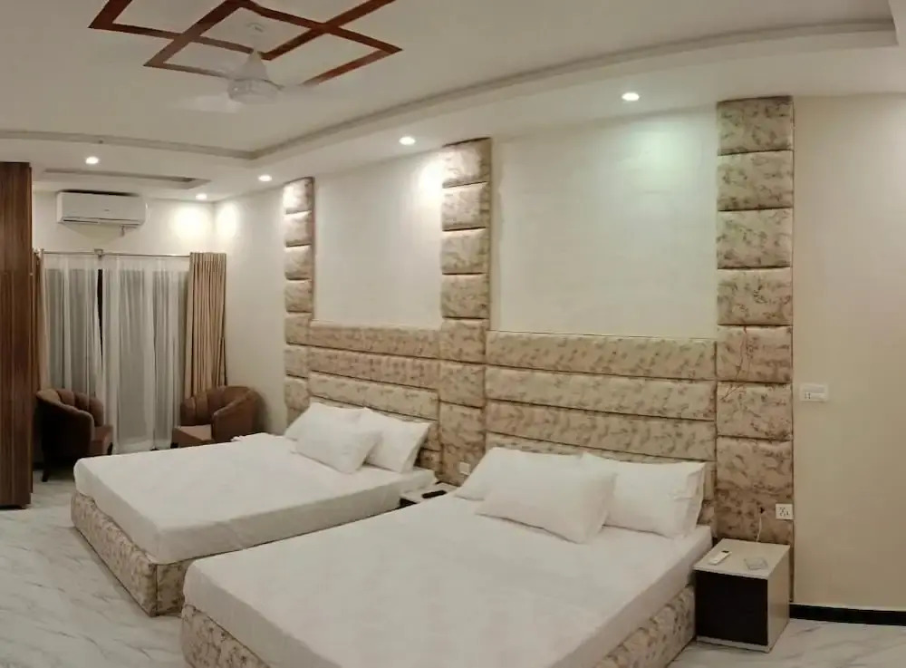 Grand Hayat Guest House