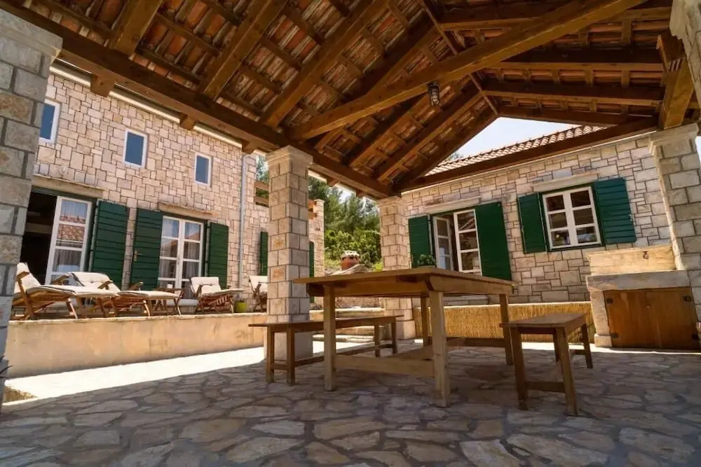 Villa Insula by Belmont Realty
