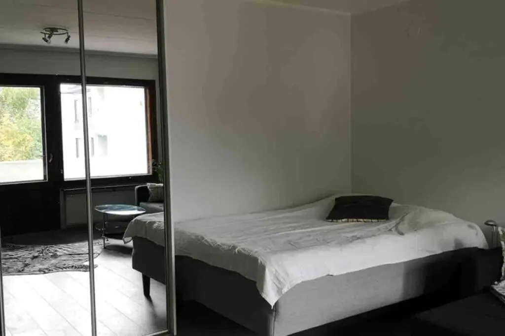 Cosy studio near by AirPort, 2min from train!