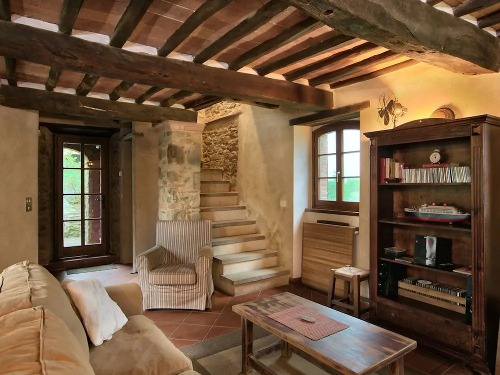 Magnificent Farmhouse in Lucignano With Swimming Pool