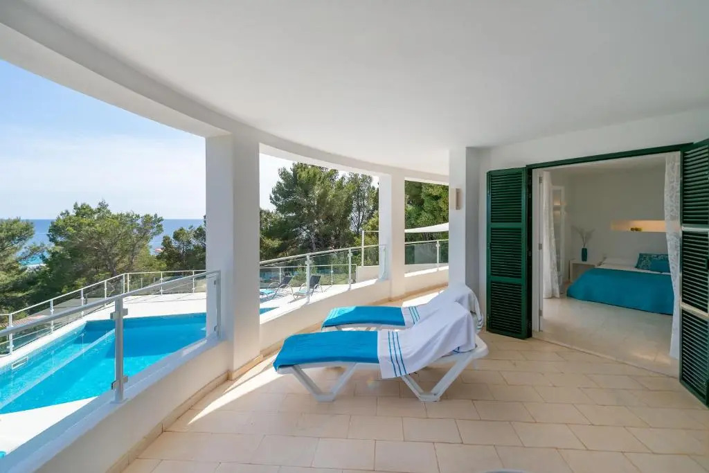 Villa Paraiso D14 by BookMenorcaVillas