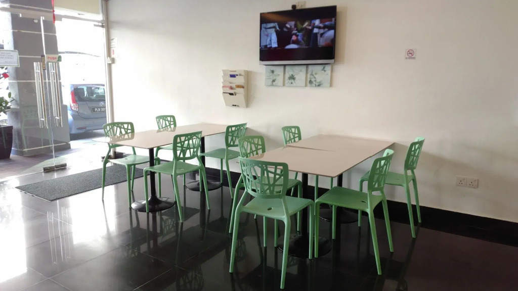 Apple 1 Hotel Queensbay