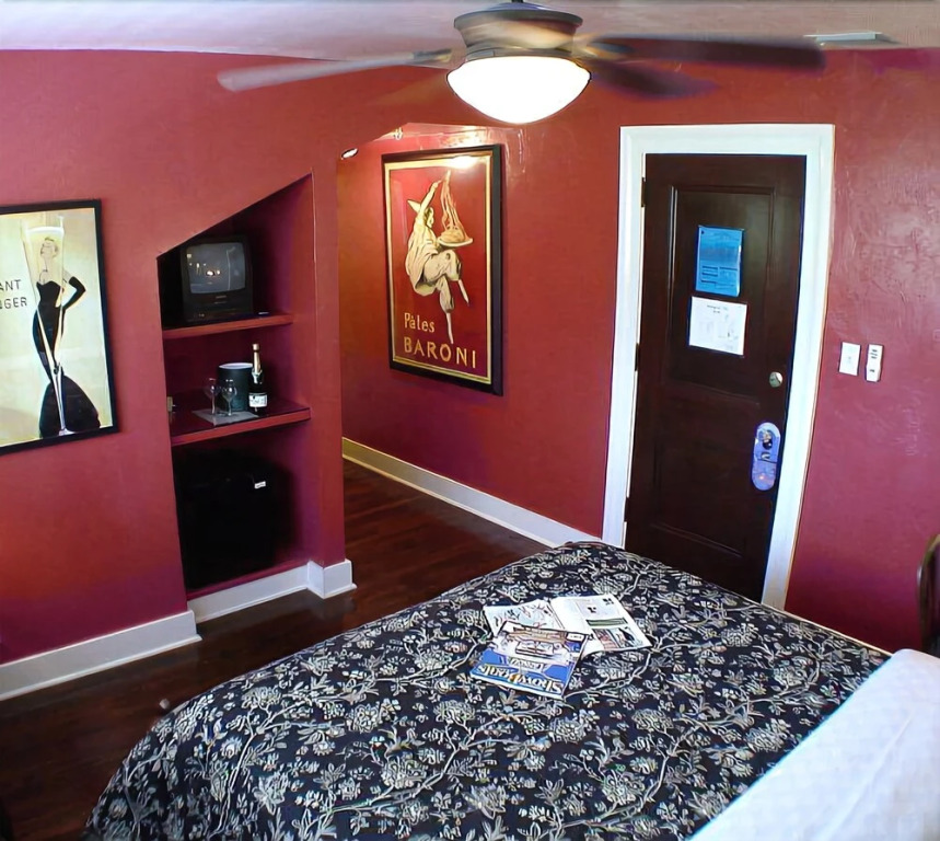 Palm Beach Hibiscus Bed & Breakfast